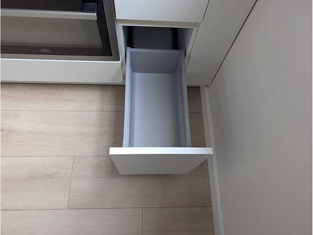 Keuken met apparatuur - afbeelding 7 van  27