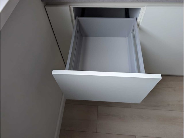 Keuken met apparatuur - afbeelding 8 van  27