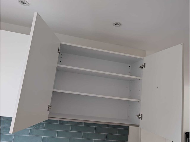 Keuken met apparatuur - afbeelding 9 van  27