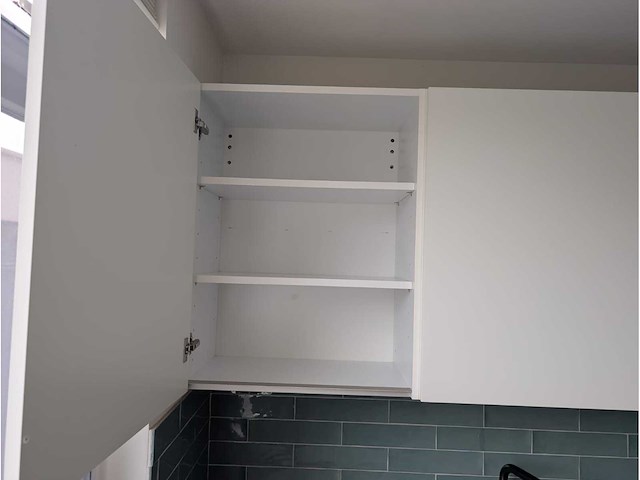 Keuken met apparatuur - afbeelding 10 van  27