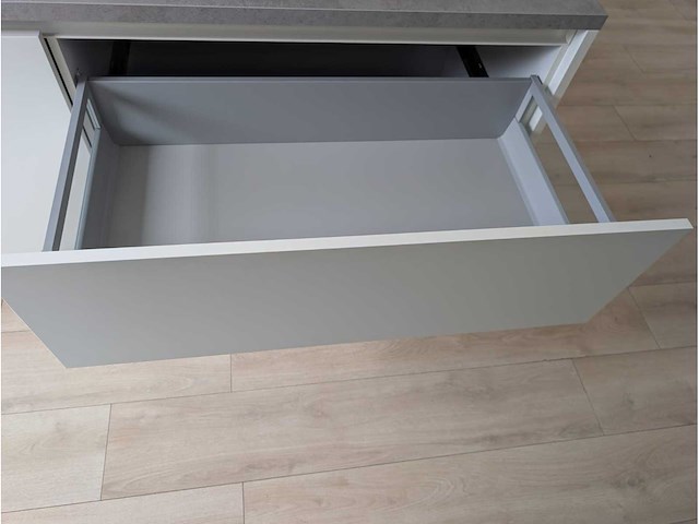 Keuken met apparatuur - afbeelding 11 van  27