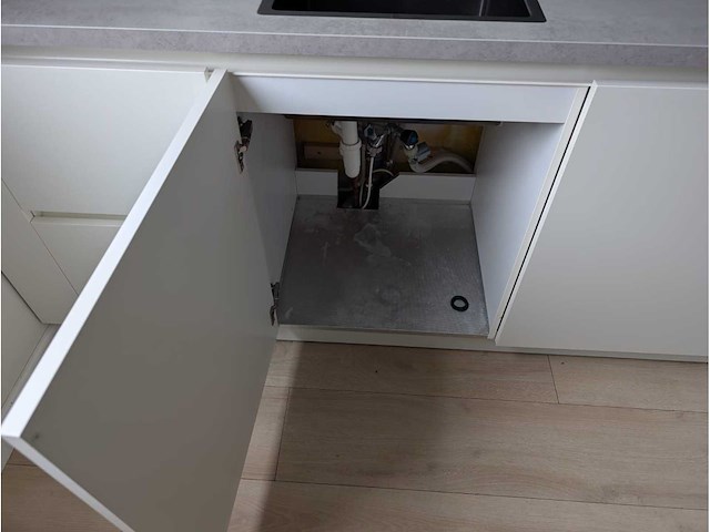 Keuken met apparatuur - afbeelding 15 van  27