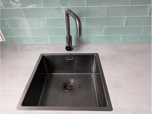 Keuken met apparatuur - afbeelding 17 van  27