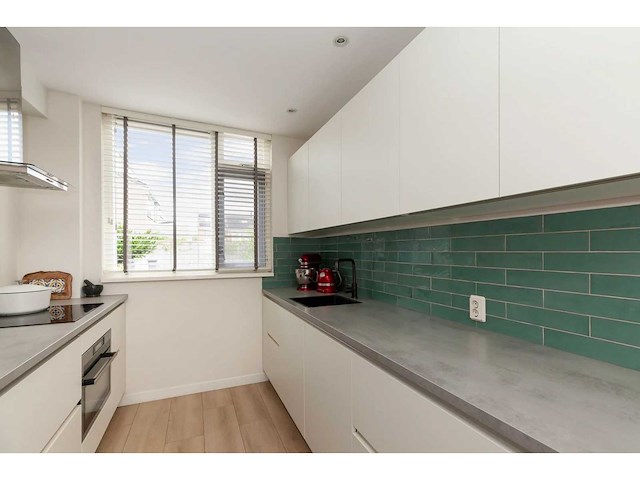 Keuken met apparatuur - afbeelding 12 van  27