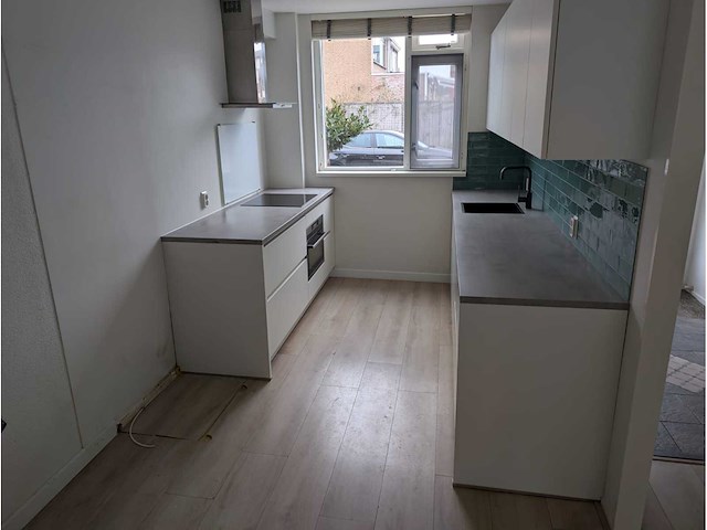 Keuken met apparatuur - afbeelding 21 van  27