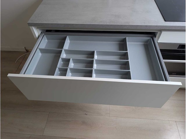 Keuken met apparatuur - afbeelding 22 van  27