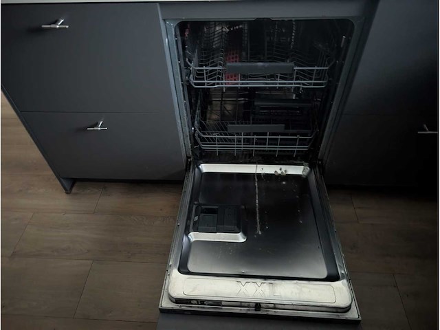 Keuken met apparatuur - afbeelding 2 van  19