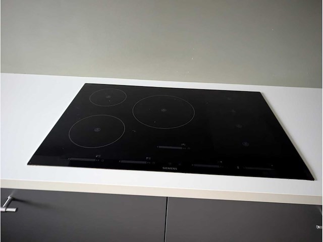 Keuken met apparatuur - afbeelding 21 van  39