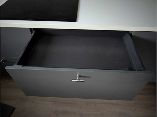 Keuken met apparatuur - afbeelding 22 van  39