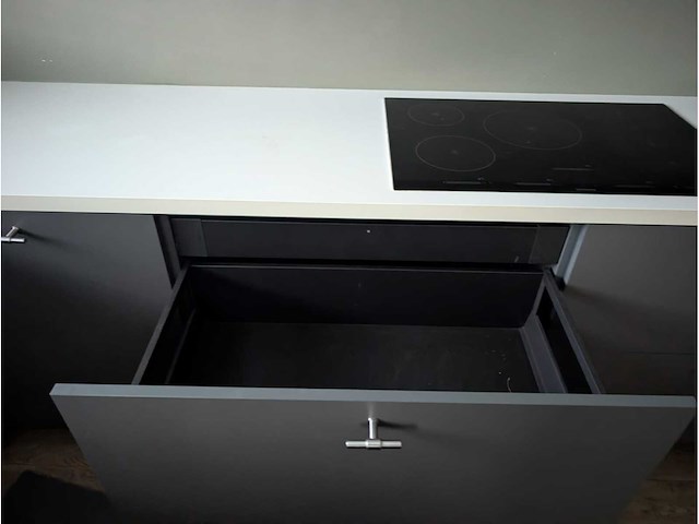 Keuken met apparatuur - afbeelding 23 van  39