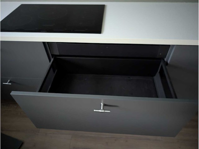 Keuken met apparatuur - afbeelding 7 van  19