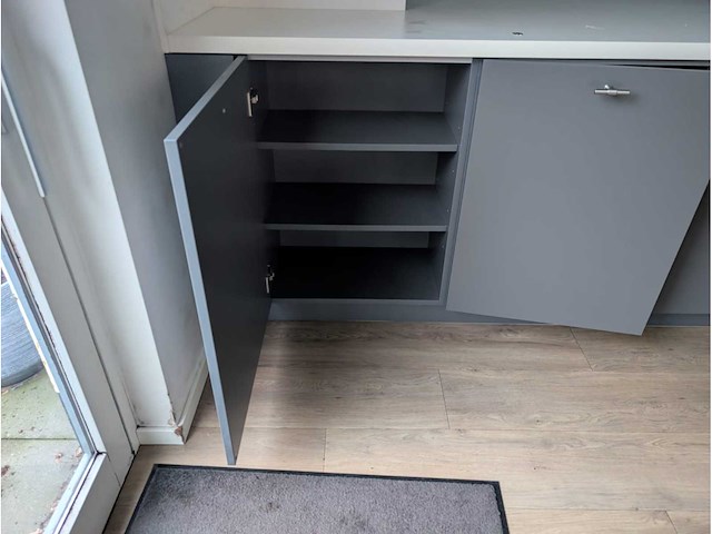 Keuken met apparatuur - afbeelding 37 van  39