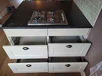 Keuken met apparatuur - afbeelding 24 van  29