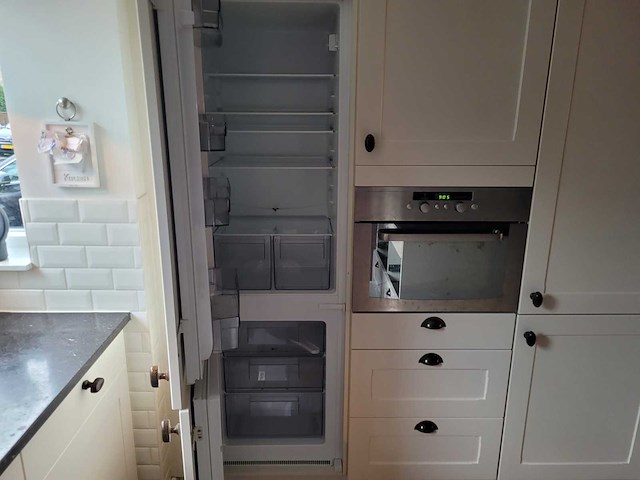 Keuken met apparatuur - afbeelding 6 van  21