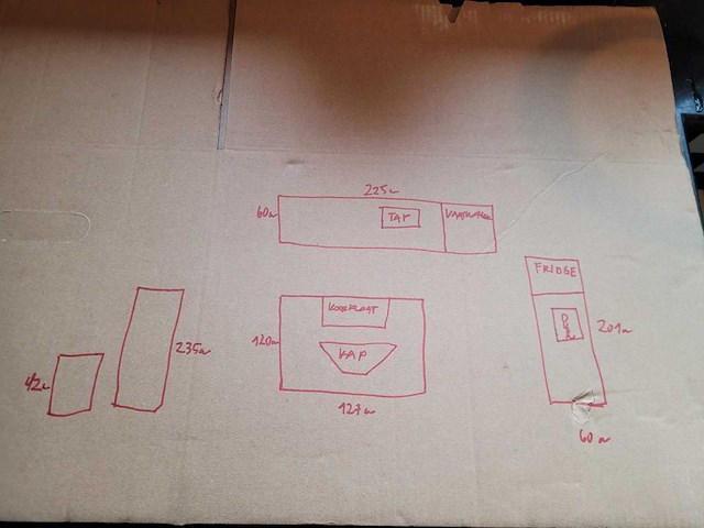 Keuken met apparatuur - afbeelding 15 van  21