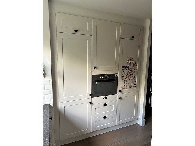 Keuken met apparatuur - afbeelding 17 van  21