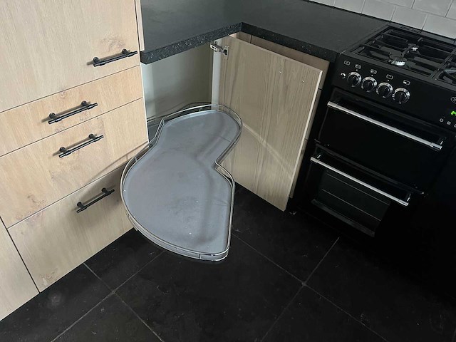 Keuken met apparatuur - afbeelding 28 van  38