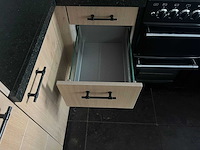 Keuken met apparatuur - afbeelding 36 van  38