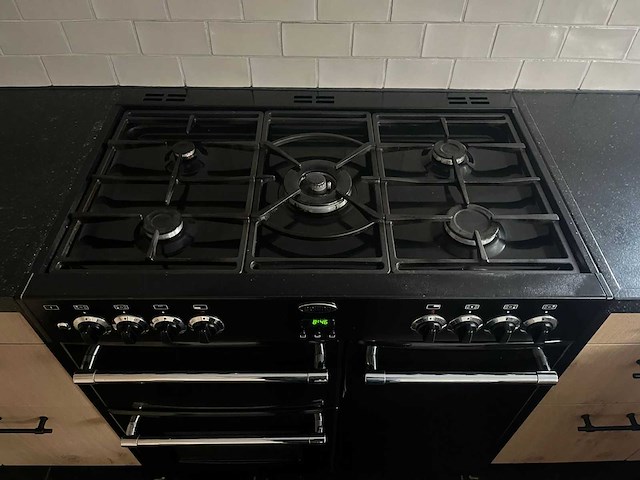 Keuken met apparatuur - afbeelding 29 van  38