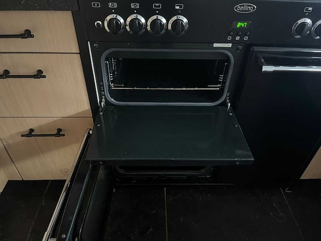 Keuken met apparatuur - afbeelding 7 van  25