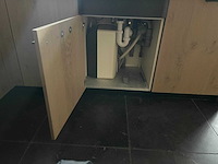 Keuken met apparatuur - afbeelding 12 van  25