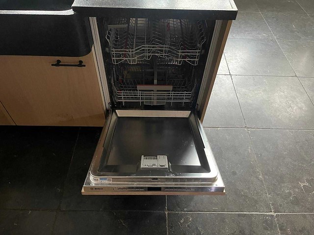 Keuken met apparatuur - afbeelding 34 van  38