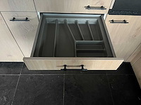 Keuken met apparatuur - afbeelding 25 van  25