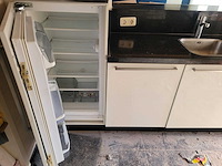 Keuken met apparatuur - afbeelding 21 van  27