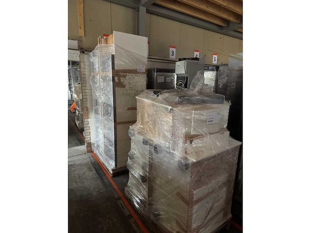 Keuken met apparatuur - afbeelding 23 van  27