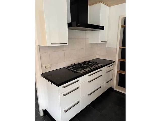 Keuken met apparatuur - afbeelding 12 van  14