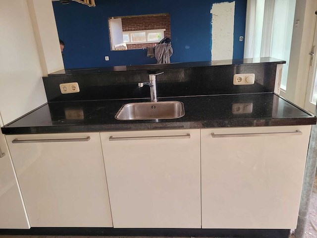 Keuken met apparatuur - afbeelding 26 van  27