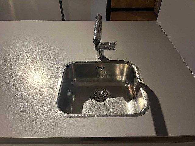 Keuken met apparatuur - afbeelding 2 van  13