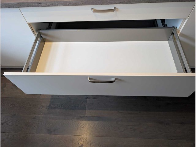 Keuken met apparatuur - afbeelding 9 van  27