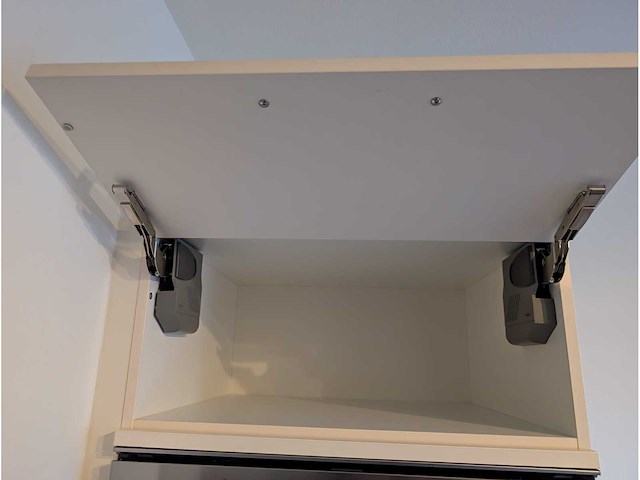 Keuken met apparatuur - afbeelding 11 van  27