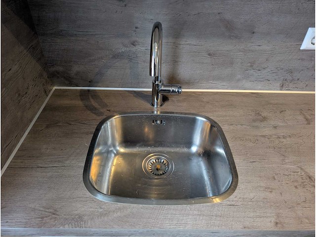 Keuken met apparatuur - afbeelding 22 van  27