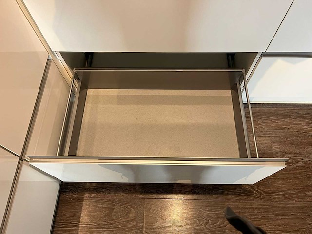 Keuken met apparatuur - afbeelding 3 van  15