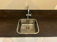 Keuken met apparatuur - afbeelding 4 van  19