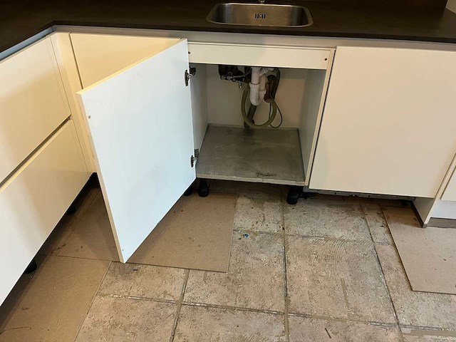 Keuken met apparatuur - afbeelding 5 van  19