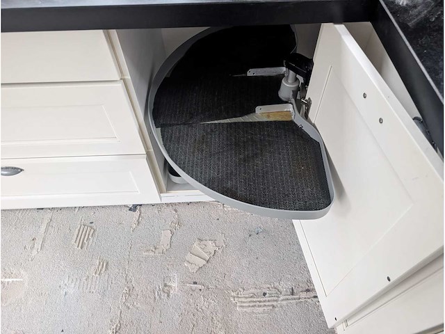 Keuken met apparatuur - afbeelding 15 van  29