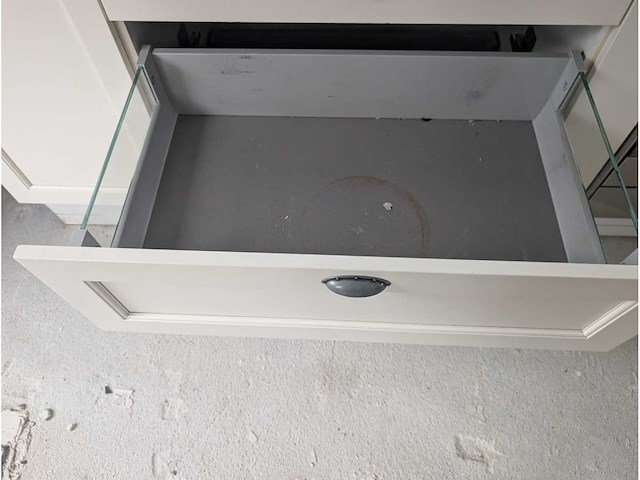 Keuken met apparatuur - afbeelding 28 van  29