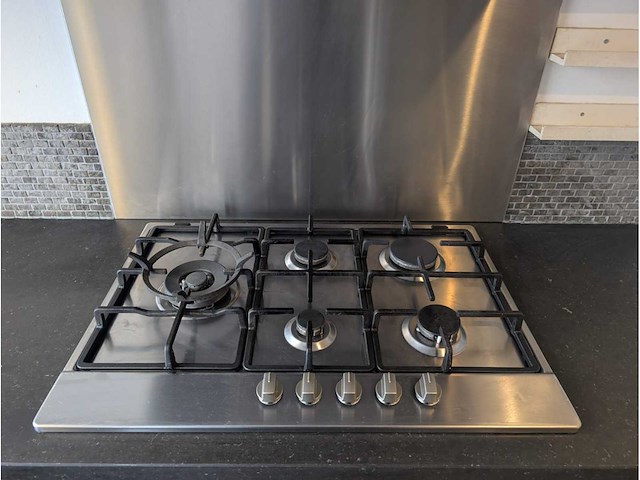 Keuken met apparatuur - afbeelding 2 van  24