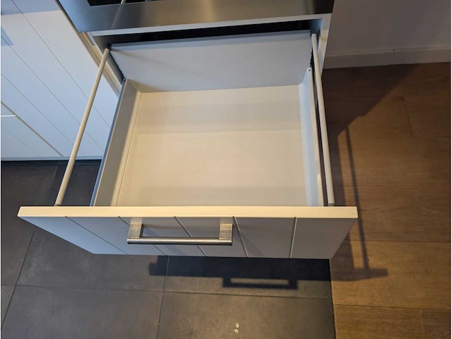 Keuken met apparatuur - afbeelding 8 van  24