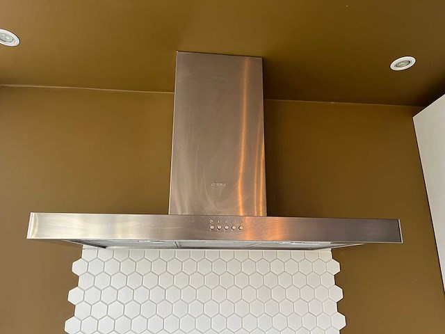 Keuken met apparatuur - afbeelding 2 van  20