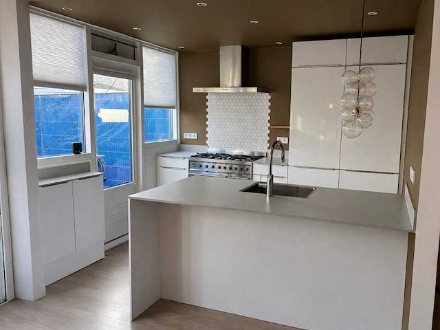 Keuken met apparatuur - afbeelding 1 van  20