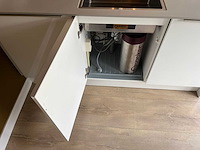 Keuken met apparatuur - afbeelding 4 van  7