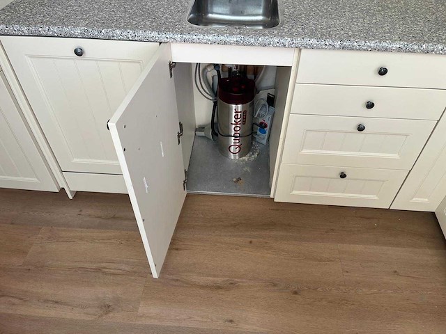 Keuken met apparatuur - afbeelding 9 van  33