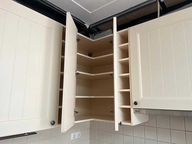 Keuken met apparatuur - afbeelding 11 van  33