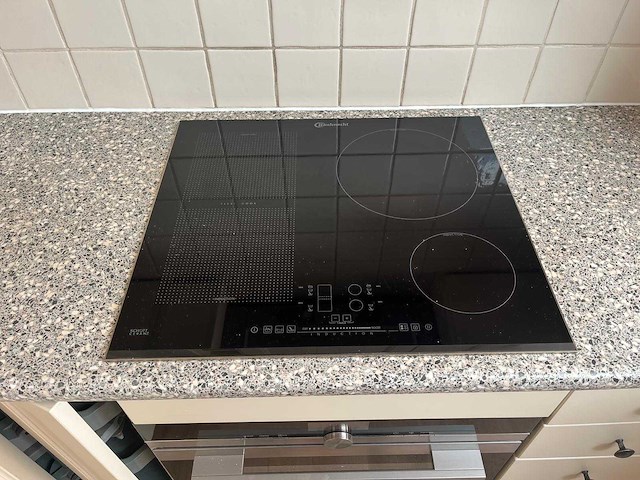 Keuken met apparatuur - afbeelding 15 van  33