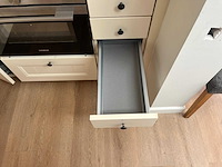 Keuken met apparatuur - afbeelding 24 van  33