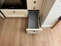 Keuken met apparatuur - afbeelding 25 van  33